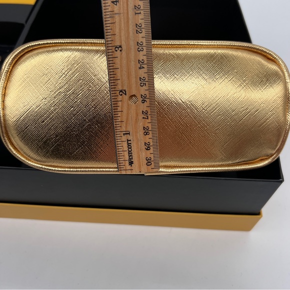 Peanuts 2 Piece Gift Set Snoopy Crossbody Bag & Charlie Brown Keychain NIB - Picture 8 of 11